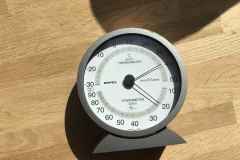日向の温度　37℃